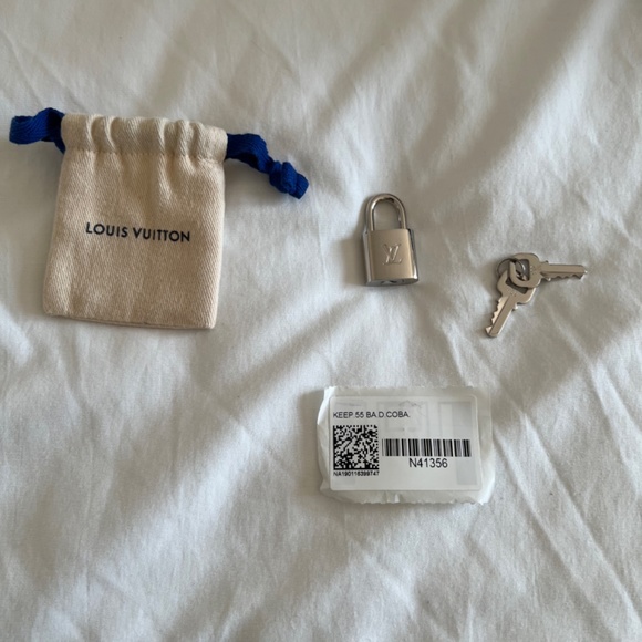 Louis Vuitton Keepall Bandouliere 55 - Cobalt - Picture 9 of 14